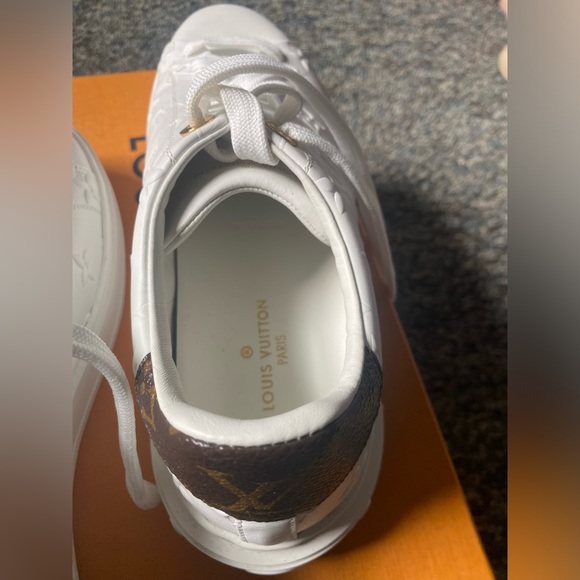 Louis Vuitton sneakers - Picture 3 of 15